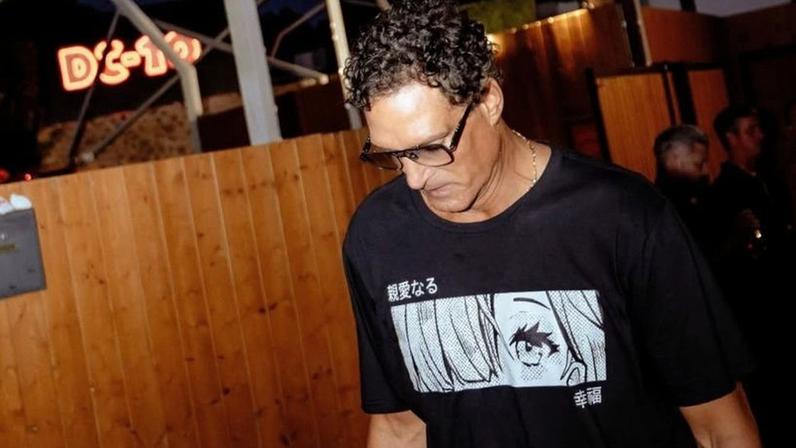 Ex-jogador da NBA entre 1988 e 1999, Rony Seikaly passou a atuar como DJ depois de deixar as quadras e hoje se apresenta em festas ao redor do mundo