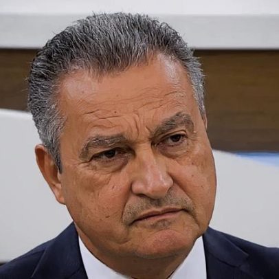 Rui Costa chama família Bolsonaro de traidores da pátria