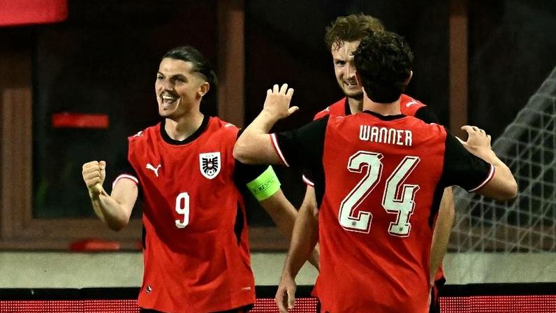 Sabitzer, da Áustria, celebra gol marcado em amistoso contra a Tunísia
