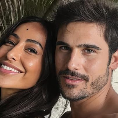 Grávida Sabrina Sato mostra barriga e se declara a Nicolas Prattes