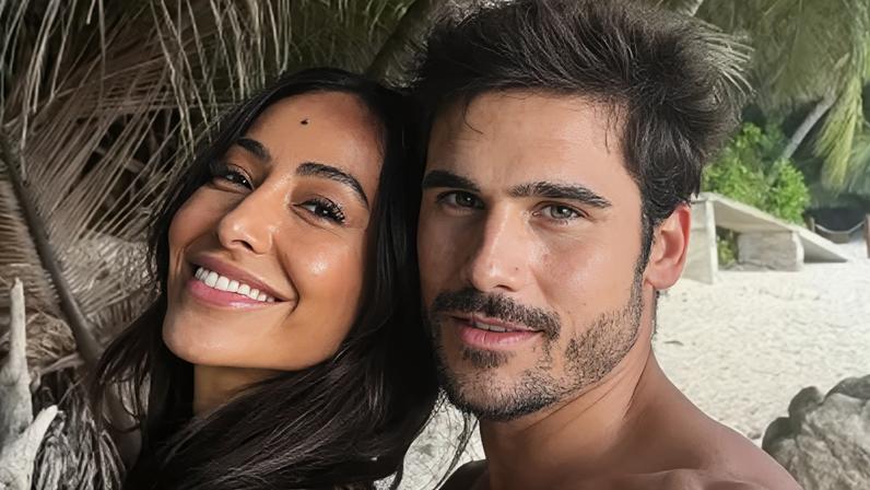 Grávida Sabrina Sato mostra barriga e se declara a Nicolas Prattes