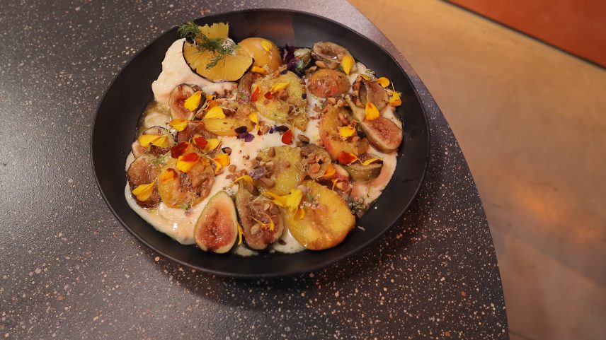 Salada de fruta com mousse de queijo — Foto: GNT/Adalberto de Melo Pygmeu