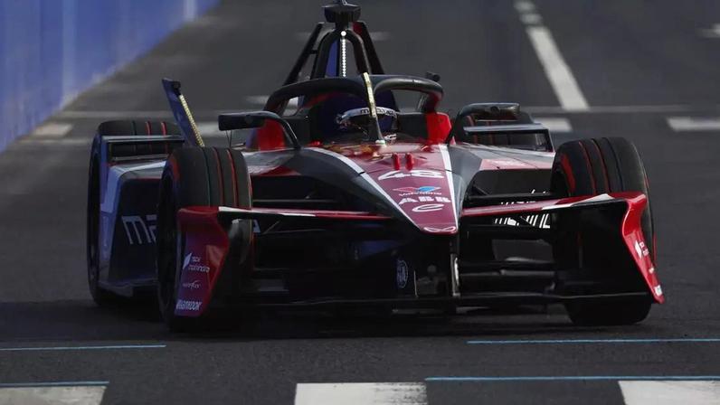 Edoardo Mortara durante o TL1 em Sanya