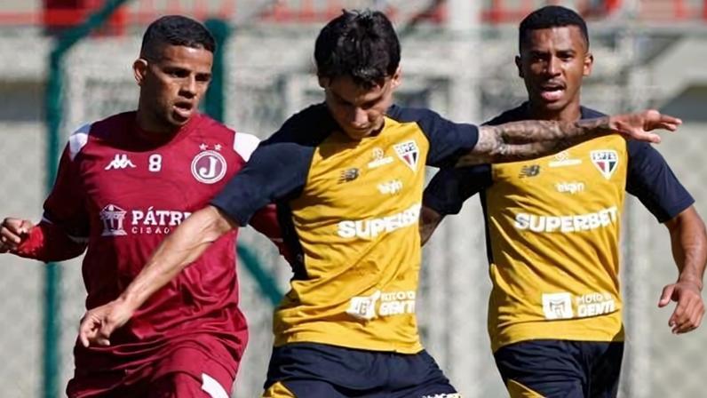 São Paulo disputou jogo-treino com a Juventus neste sábado, no CT da Barra Funda