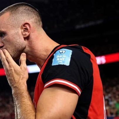 Herói austríaco na Copa, gigante de 2 m, já rompeu ligamento três vezes
