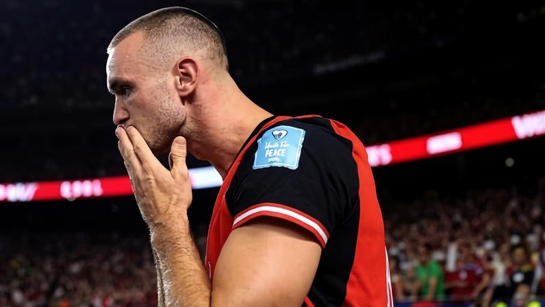 Sasa Kalajdzic marcou o gol do 3 a 3 que garantiu a Áustria no mata-mata da Copa