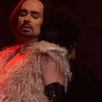 Johnny Hooker é o terceiro convidado do Sonora Apresenta em show intimista
