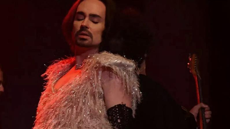 Artista é referência em representatividade LGBTQIAPN+ Foto: @johnnyhooker/Instagram