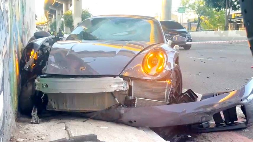 Motorista de Porsche bate carro na Zona Sul de SP — Foto: Reprodução