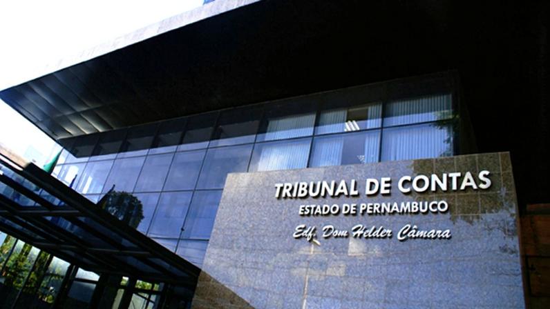 TCE aponta suspeitas de superfaturamento em contratos da gestão João Campos