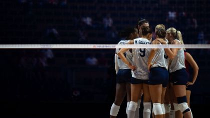 Seleção dos Estados Unidos durante partida contra a Itália, pelas quartas de final da VNL 2025