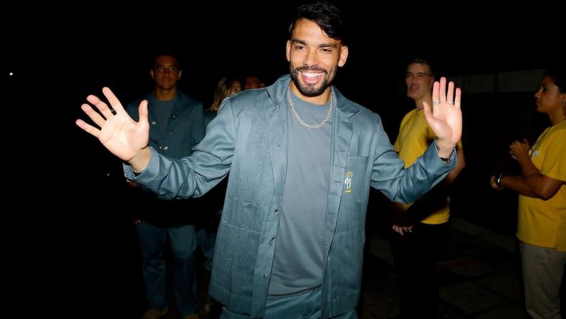 1 de 1 seleção brasileira copa do mundo uniforme traje viagem ricardo almeida - metrópoles