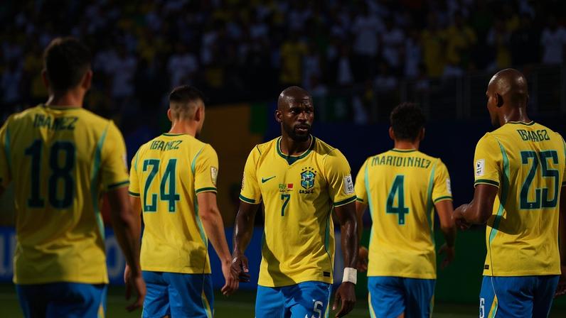 Brasil defende invencibilidade contra seleções da Concacaf em Copas