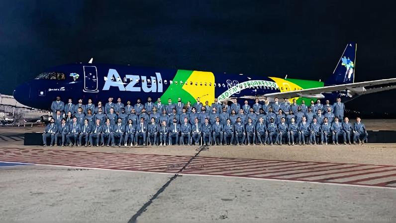 Seleção brasileira embarcou para a Copa do Mundo na noite desta segunda-feira