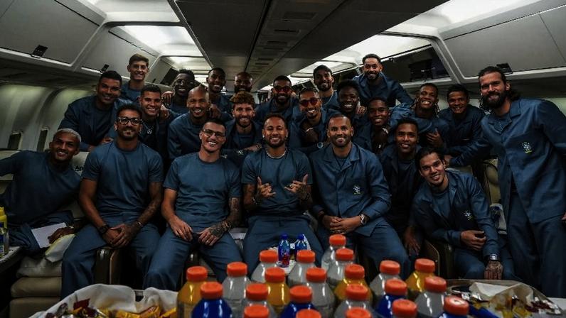 Seleção brasileira embarcou para a Copa do Mundo, nos Estados Unidos, nesta segunda-feira