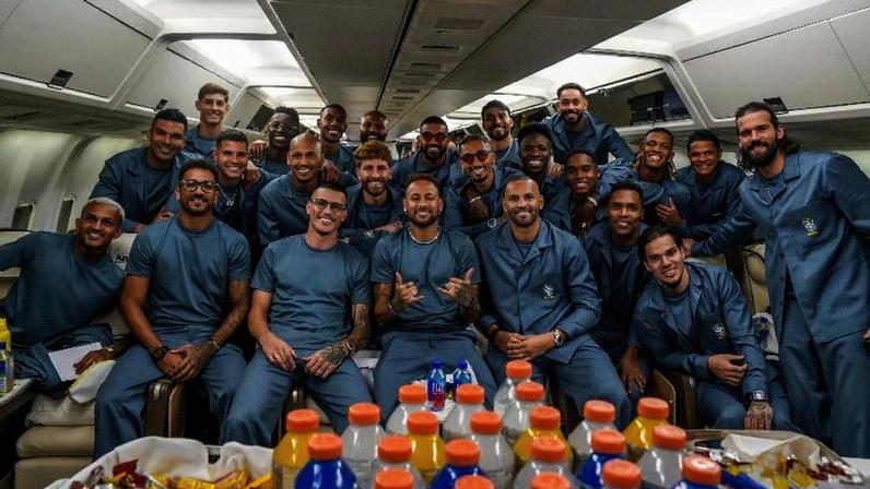 Seleção brasileira embarcou para a Copa do Mundo, nos Estados Unidos, nesta segunda-feira