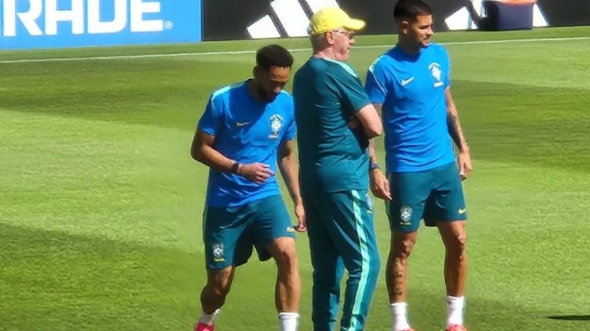 Seleção brasileira treina em Houston antes do jogo contra o Japão