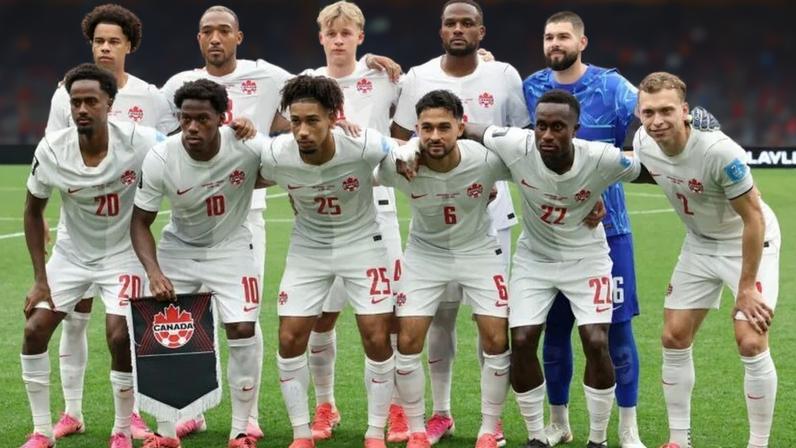 Seleção do Canadá no último jogo contra a Suíça