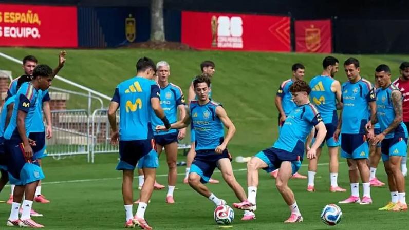 Seleção da Espanha treina nos Estados Unidos