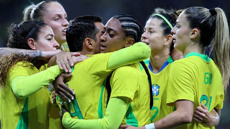 Seleção feminina enfrenta EUA nesta noite em São Paulo