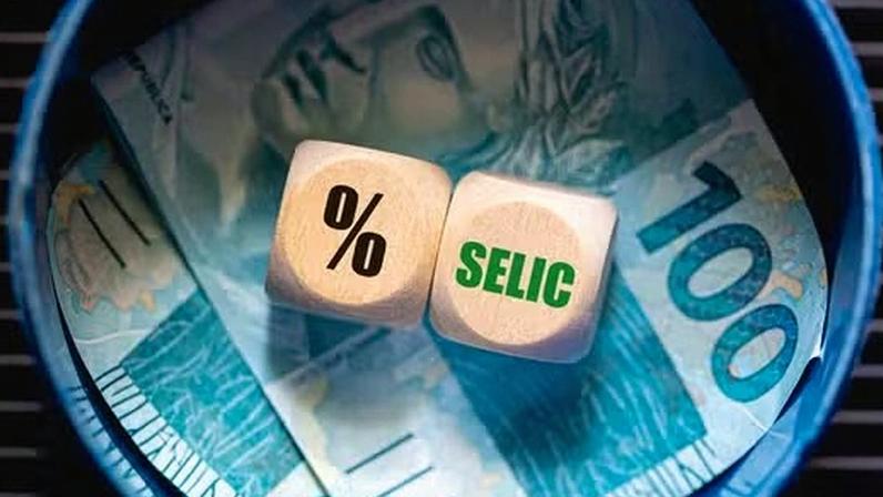 XP eleva projeção da Selic para 14% em 2026 com piora na inflação