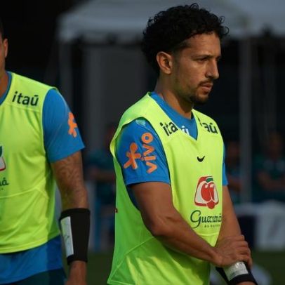 Seleção adota munhequeira tática para ensaiar jogadas de bola parada