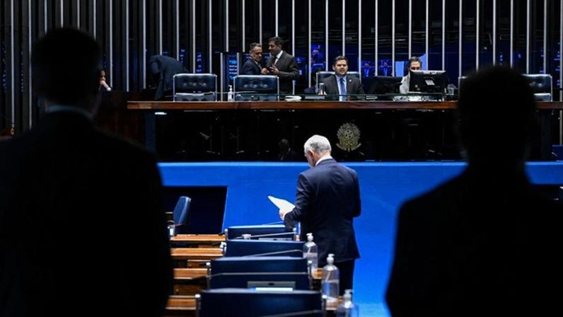 O texto não define quais serão os temas políticos implementados