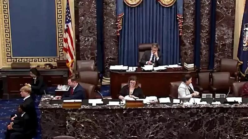 Senado aprova resolução que impede ataques ao Irã sem aval do Congresso