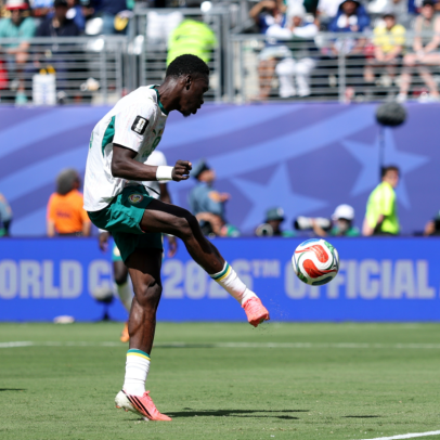 Em busca de vitória elástica, Senegal e Iraque jogam por vaga improvável