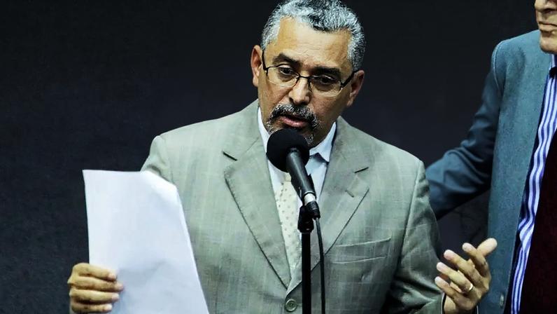 O vereador Senival Moura (PT) durante a votação na Câmara Municipal de São Paulo (SP)