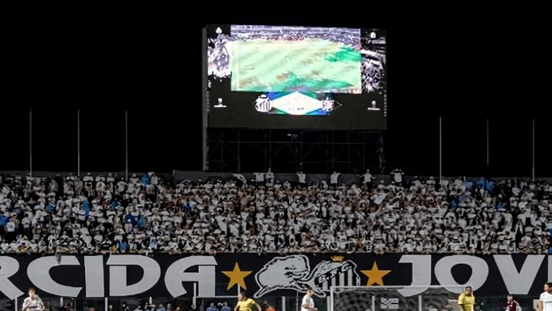 Arquibancada Cosme Damião terá a sua capacidade ampliada com a reforma