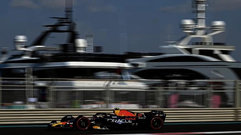 Sergio Perez durante o terceiro treino livre do GP de Abu Dhabi