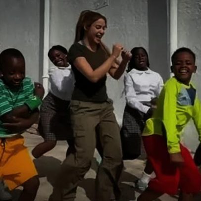 Shakira divulga ensaio com grupo de Uganda para a final da Copa de 2026