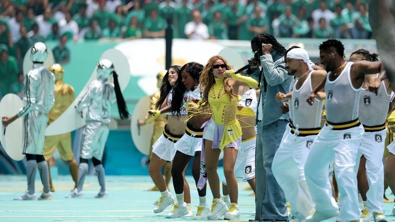 Shakira durante a abertura da Copa do Mundo