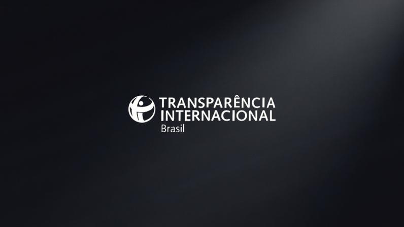 Policiais cumprem mandados de busca e apreensão em fase da Operação Greenfield, em 2016. Foto: Wilson Dias/Agência Brasil
