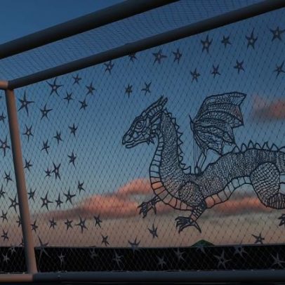 Artesãs argentinas transformam redes de futebol em crochê gigante em Miami