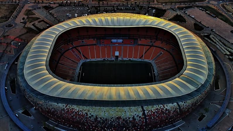 A icônica fachada do First National Bank (FNB) Stadium, na África do Sul, foi inspirada em uma cabaça, um tradicional caldeirão africano