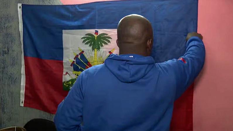 Fedo Baccourt é hatiano, mora em São Paulo há 13 anos e fundou a União Social dos Imigrantes Haitianos — Foto: TV Globo