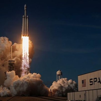 Ações da SpaceX começam a ser negociadas na Nasdaq