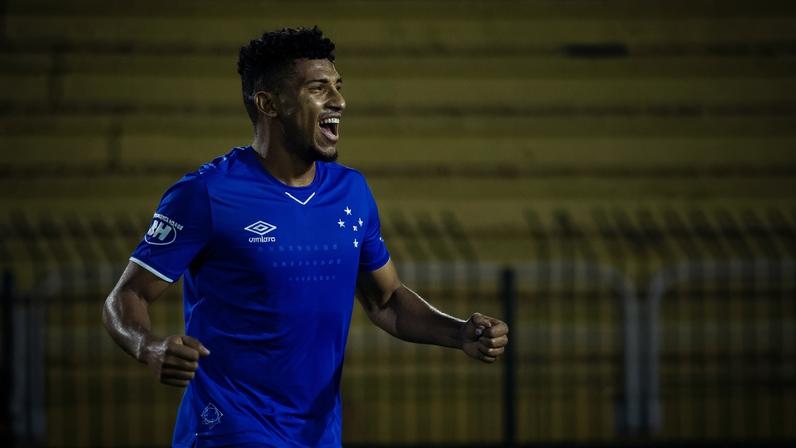 Éderson foi o nome do Cruzeiro em goleada implacável sobre o Flamengo, na noite dessa terça-feira, em Volta Redonda