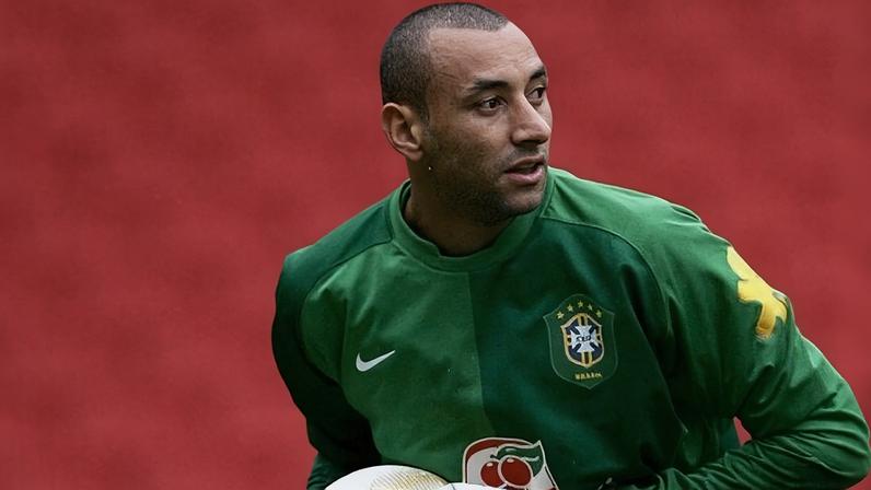 Multicampeão pelo Cruzeiro, Gomes construiu sólida carreira na Europa e disputou a Copa de 2010