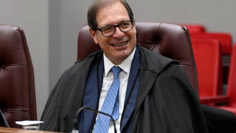 Vice do STJ critica o tribunal das redes e defende regulação
