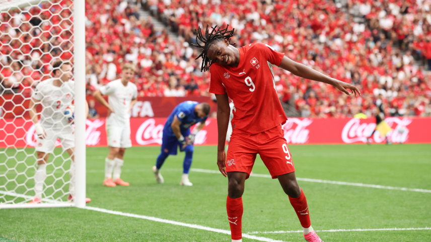 Suíça bate Canadá e avança como líder do Grupo B