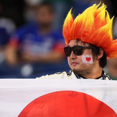 Torcida japonesa surpreende Monterrey com fantasias de Super Saiyajin e luta-livre