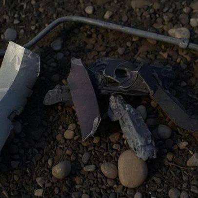 Irã publica foto de supostos destroços de bomba americana