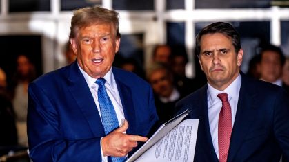 Donald Trump e advogado Todd Blanche em Nova York