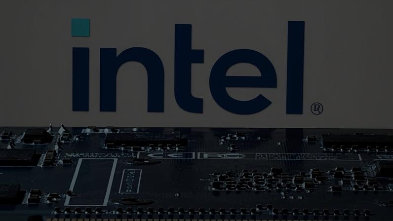 Logo da Intel acima de placa-mãe de computador em foto de ilustração