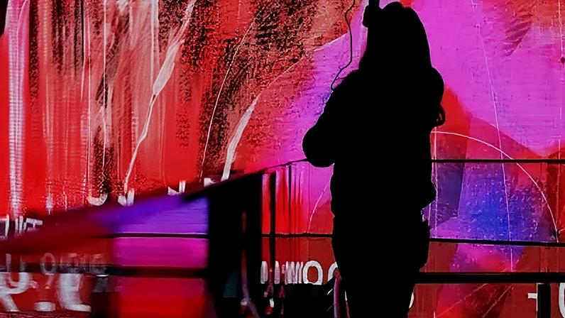 Telão mostra cotação do índice Nikkei em Tóquio
