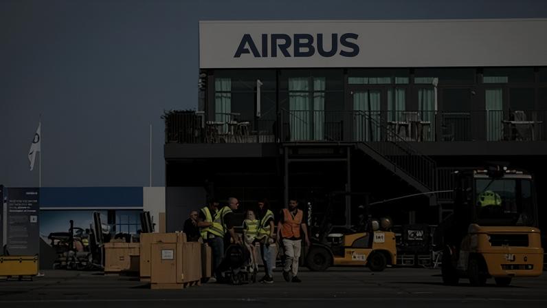 55º Paris Air Show no Aeroporto Le Bourget, próximo a Paris