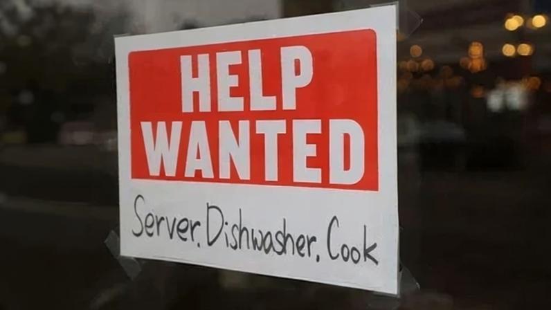 Anúncio de vaga de trabalho em restaurante de Medford, EUA